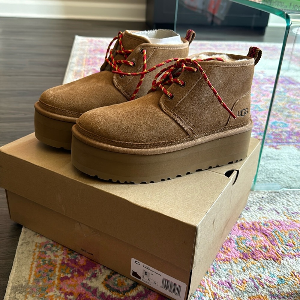 NWT UGG Neumel Platform Boots